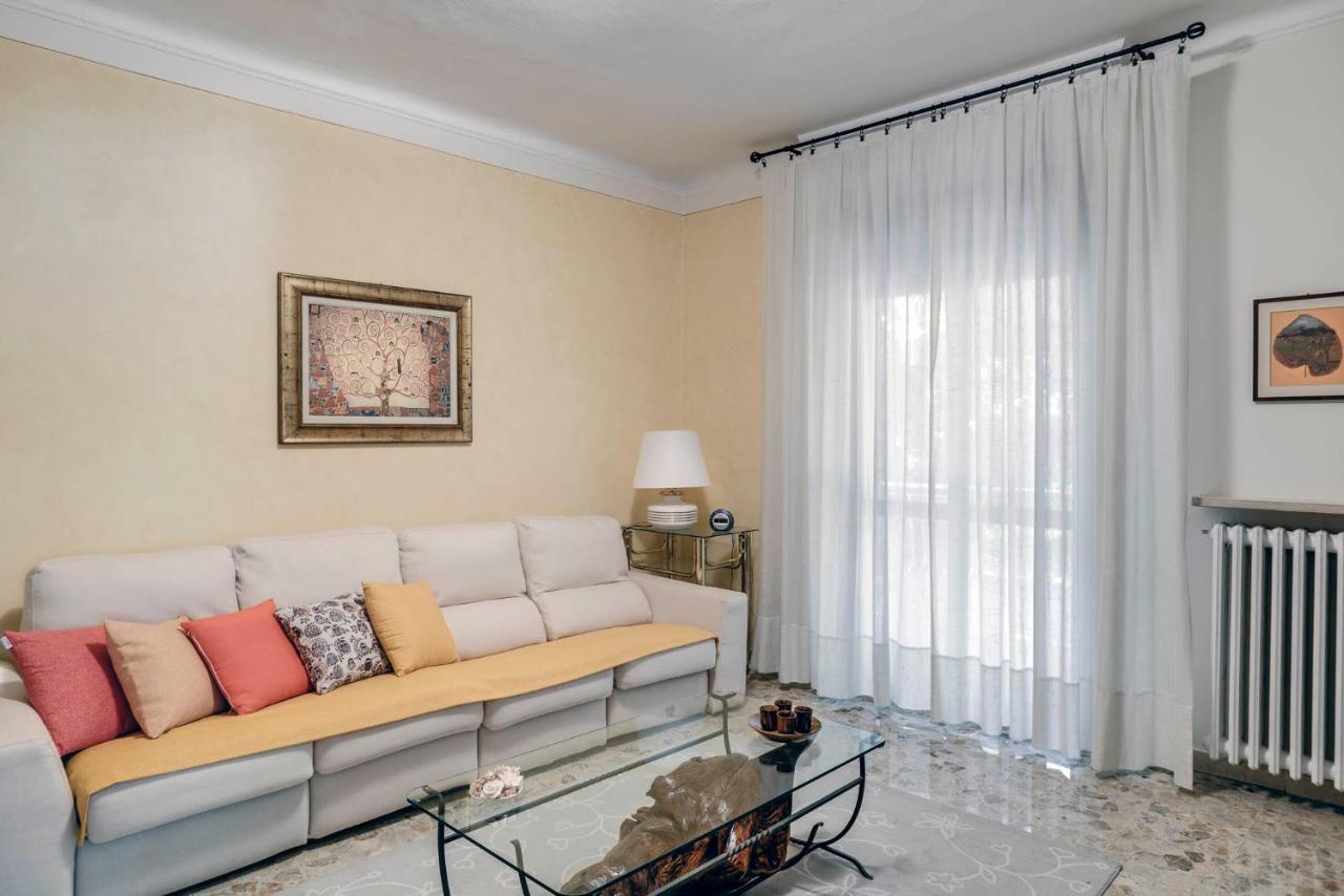 Caronno Pertusella Sentirsi A Casa, Lontano Da Casa-Feel At Home Away From Home מראה חיצוני תמונה